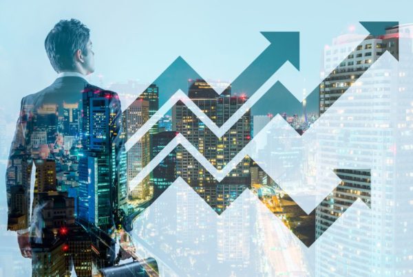 Arizona real estate Investor looking at Phoenix Real Estate Market trends